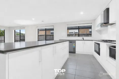 Property photo of 6 Whinstone Avenue Clyde VIC 3978