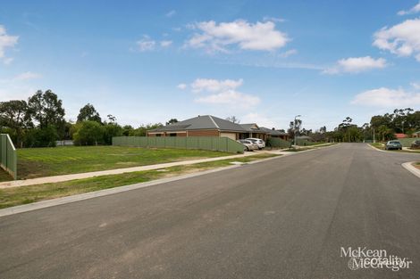 Property photo of 70 Tobin Crescent Epsom VIC 3551
