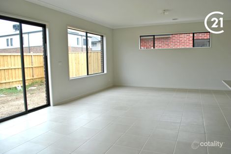 Property photo of 8 Brightstone Drive Clyde North VIC 3978