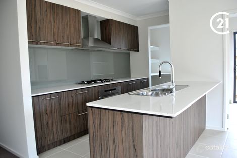 Property photo of 8 Brightstone Drive Clyde North VIC 3978