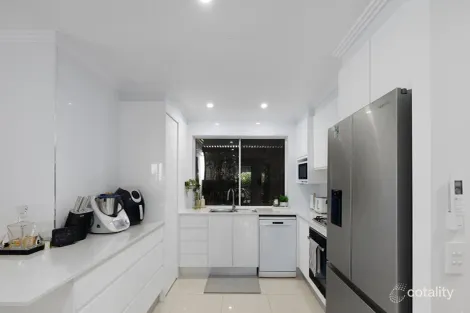 Property photo of 3 Manor Close Robina QLD 4226