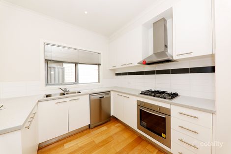 Property photo of 32 Edgeware Close Pakenham VIC 3810