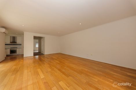 Property photo of 32 Edgeware Close Pakenham VIC 3810