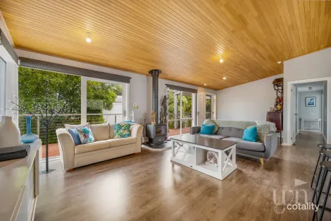 Property photo of 9 Cambridge Road Mount Martha VIC 3934