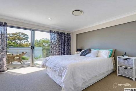 Property photo of 5 Sydney Street Labrador QLD 4215