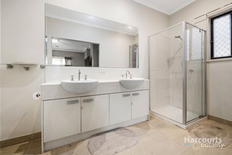 Property photo of 13 Waterside Drive Burnside Heights VIC 3023
