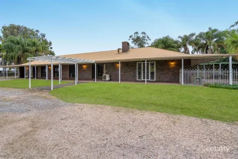 27 Wildey St, Raceview, QLD 4305