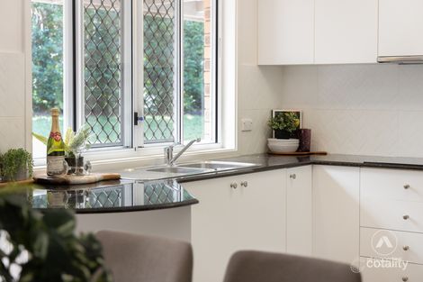 Property photo of 3 Silo Place Mansfield QLD 4122