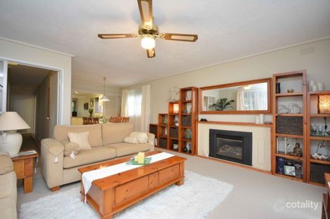 Property photo of 36 Rylandes Drive Gladstone Park VIC 3043