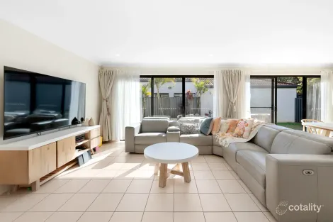 Property photo of 16 Melastoma Way Arundel QLD 4214
