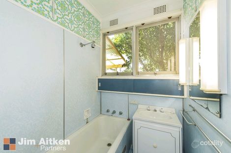 Property photo of 1 Centre Crescent Blaxland NSW 2774