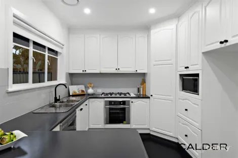 Property photo of 11 Compton Parade Sunshine North VIC 3020