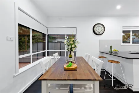 Property photo of 11 Compton Parade Sunshine North VIC 3020