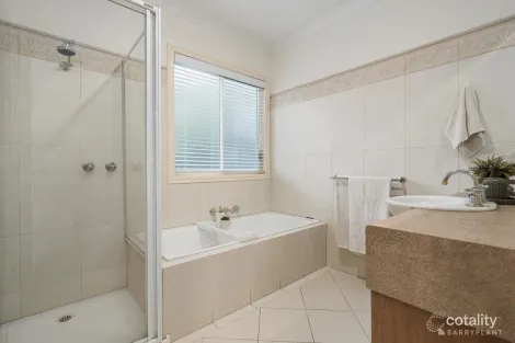 Property photo of 1 Pine Hill Drive Doncaster East VIC 3109