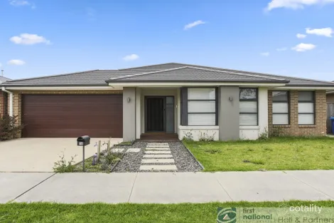 14 Hoosier Rd, Clyde North, VIC 3978