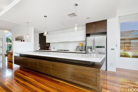 Property photo of 10 Oberon Way Newport VIC 3015