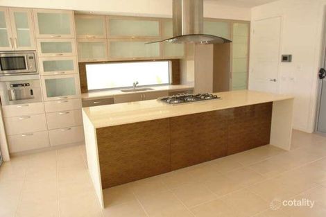 30 North Bank Ct, Helensvale, QLD 4212