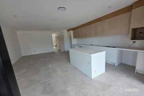 Property photo of 28 Lions Avenue Lurnea NSW 2170