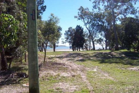 46 Coast Rd, Macleay Island, QLD 4184