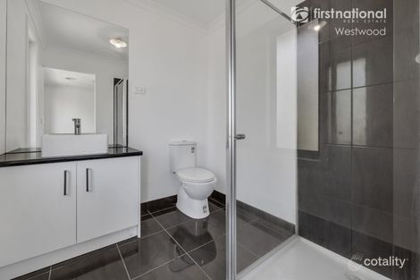 Property photo of 3/76 Purchas Street Werribee VIC 3030