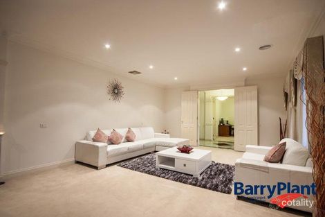 Property photo of 44 Ebeli Close Narre Warren North VIC 3804