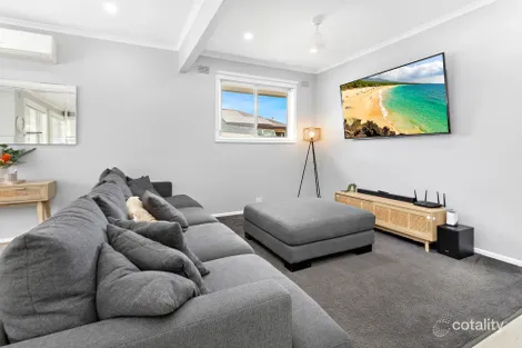 Property photo of 14 Kapooka Avenue Dapto NSW 2530