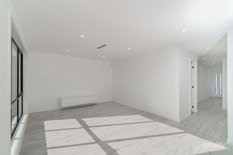 9 Hutch Ave, Donnybrook, VIC 3064