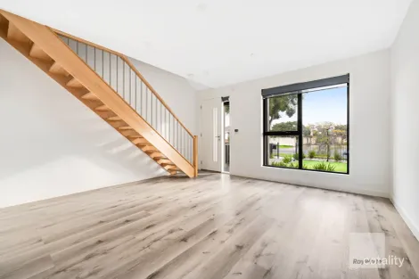 Property photo of 2/46 Broadmeadows Road Tullamarine VIC 3043