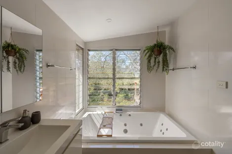 Property photo of 15 Cullen Crescent Kangaroo Valley NSW 2577