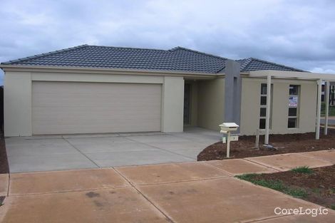 Property photo of 2 Dunstan Road Point Cook VIC 3030