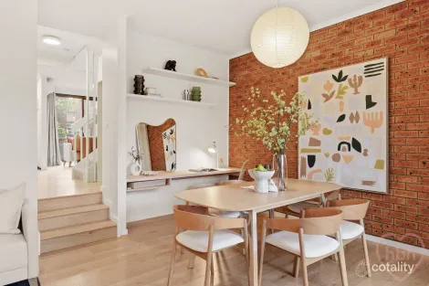 Property photo of 11 Rowe Place Phillip ACT 2606