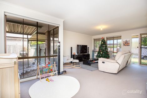 Property photo of 19 Helen Crescent Sale VIC 3850
