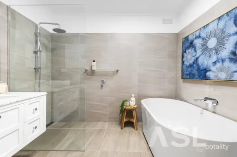 Property photo of 2 Highview Drive Doncaster VIC 3108