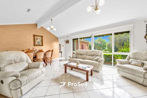 Property photo of 28 Lauren Close Dingley Village VIC 3172
