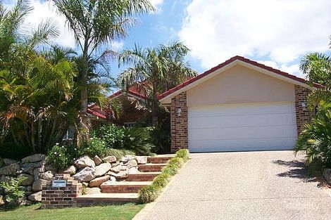 Property photo of 27 Beaulieu Crescent Carindale QLD 4152