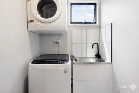 Property photo of 27/1 Citron Crescent Helensvale QLD 4212