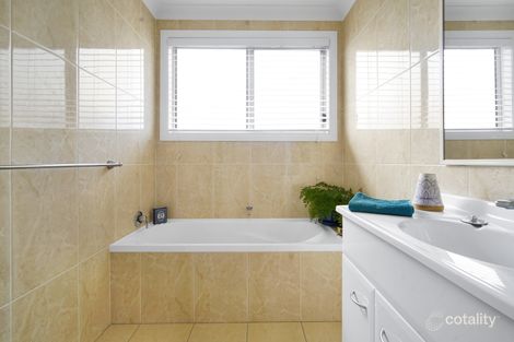 Property photo of 42 Hughes Crescent Kiama Downs NSW 2533