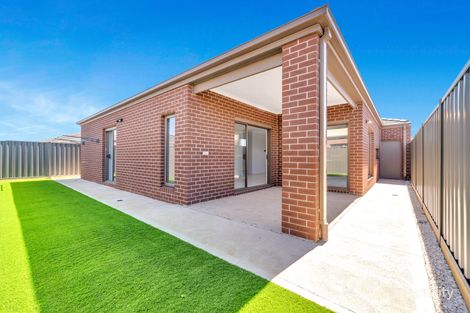 Property photo of 12 Hillcrest Parade Tarneit VIC 3029