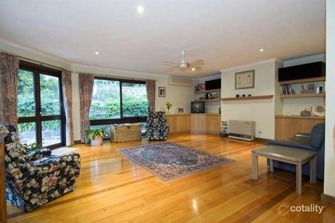 Property photo of 30 Tamboon Drive Greensborough VIC 3088