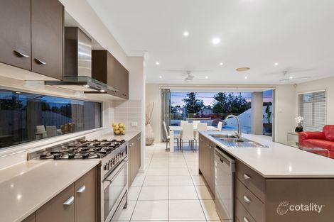 Property photo of 11 Parkview Avenue Wynnum QLD 4178