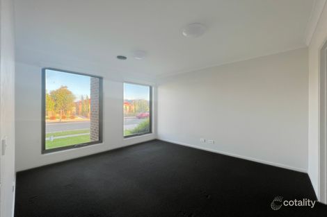 14 Sorrenberg St, Point Cook, VIC 3030