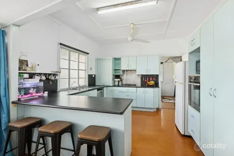 Property photo of 10 Face Street Park Avenue QLD 4701