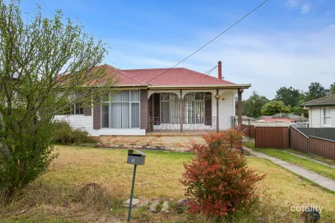 6 Prince Ave, Uralla, NSW 2358
