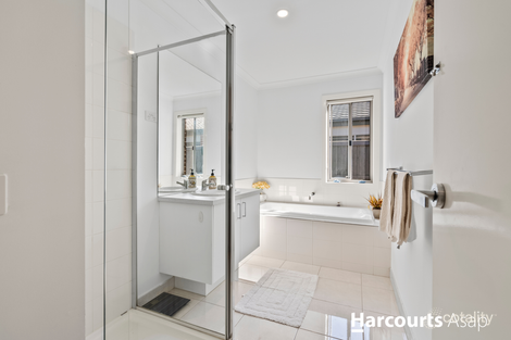 Property photo of 5 Queensberry Street Cranbourne West VIC 3977