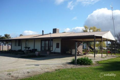 81 Hildebrand Rd, Horfield, VIC 3567