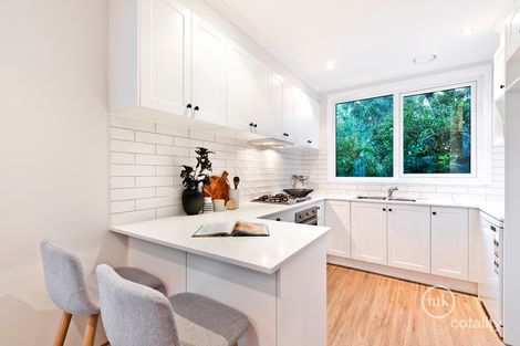 Property photo of 6 Yimbala Crescent Greensborough VIC 3088