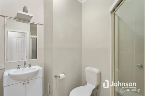 Property photo of 31 Sandy Camp Road Wynnum QLD 4178