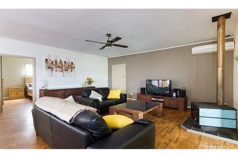 Property photo of 9 Linley Road Wannanup WA 6210