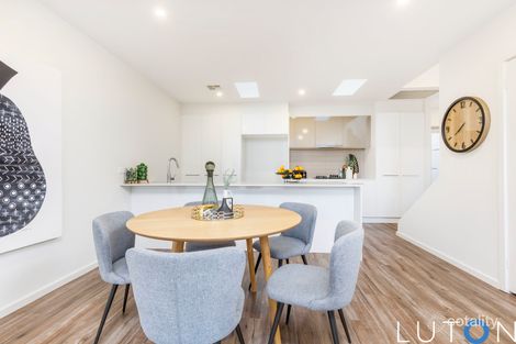 Property photo of 2/110 Eggleston Crescent Chifley ACT 2606