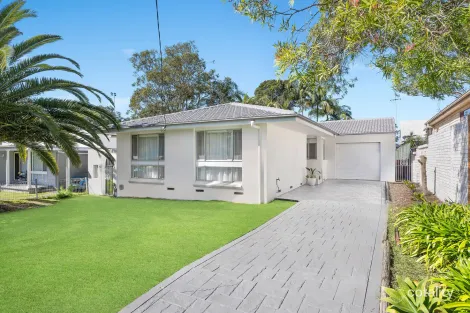13 Kareelah Ave, Berkeley Vale, NSW 2261